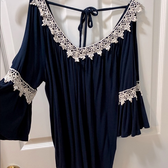 Chic Navy Women's Blouse with Lace Accents - Picture 1 of 7